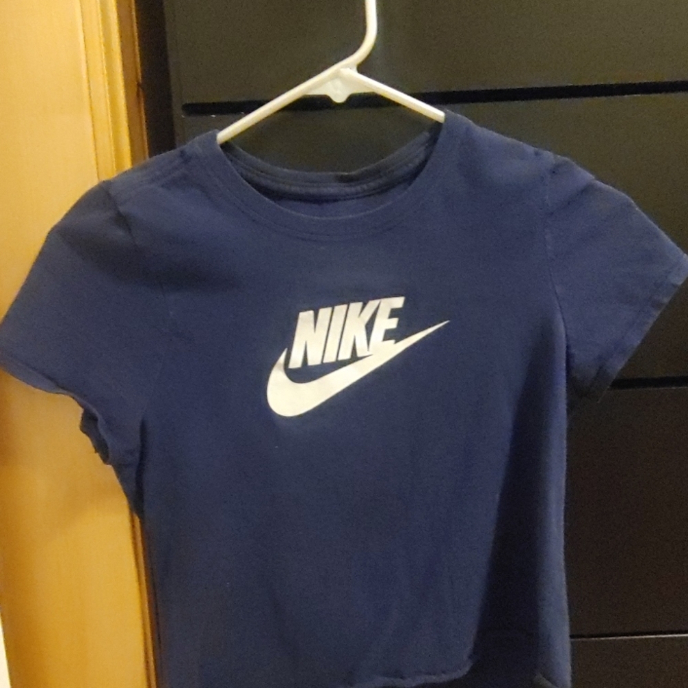 Girls Nike crop top